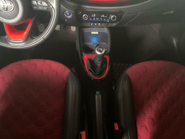 Toyota Aygo X 1.0B (72 CV) Undercover - Foto 10