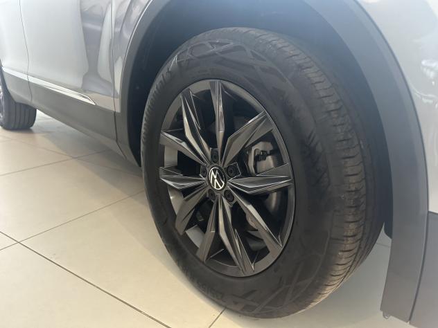 Volkswagen Tiguan 2.0 TDI 150 CV SCR DSG Life 7 POSTI - Foto 9