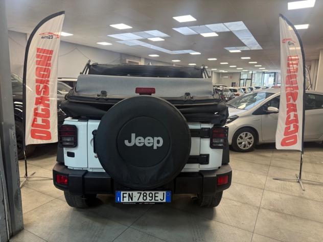 Jeep Wrangler 2.8 CRD DPF Rubicon Auto Soft Top Lungo - Foto 6
