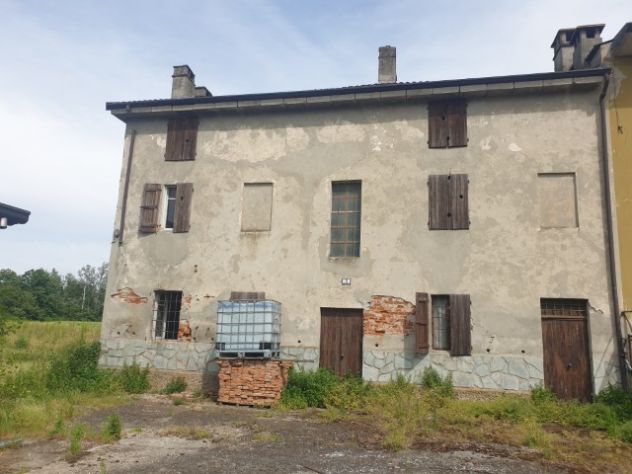 ABITAZIONE PIU' MAGAZZINO ED AREA DI PERTINENZA - Foto 9