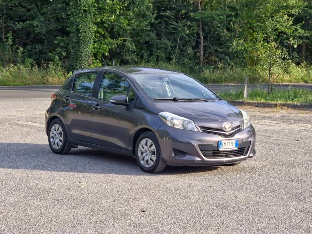 Toyota Yaris 1.0 5 porte Lounge CV-69 E5B Manuale NEO