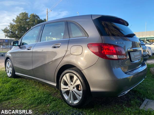 MERCEDES - Classe B - B 180 d Automatic Premium - - Foto 7