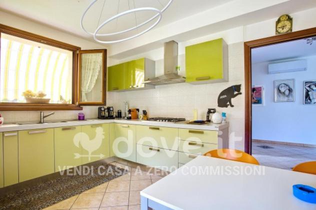 Villa di 359 m² con 5 locali e box auto doppio in vendita a Brezzo di Bedero - Foto 17