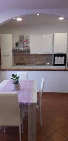 In Trifamiliare ampio appart. 4 posti letto posto auto privato - Foto 2