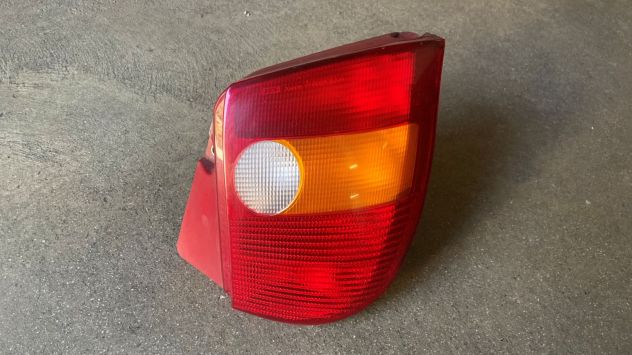 Fanale posteriore DX Fiat Palio berlina del 2000 (46537830)