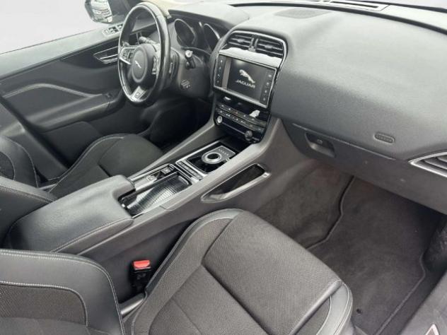 JAGUAR F-Pace 2.0 D 180 CV AWD aut. R-Sport rif. 23033919 - Foto 4