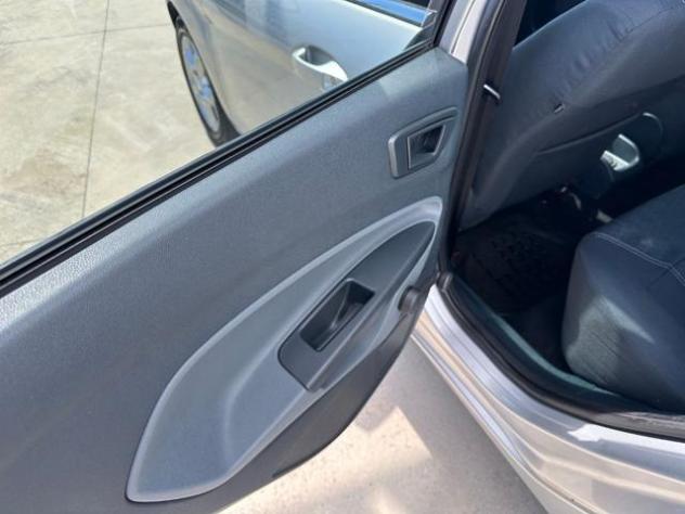 FORD Fiesta 1.4 5 porte Bz.- GPL Titanium rif. 23821303 - Foto 10