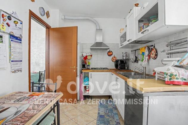 Appartamento di 87 m² con 3 locali e box auto in vendita a Castronno - Foto 4