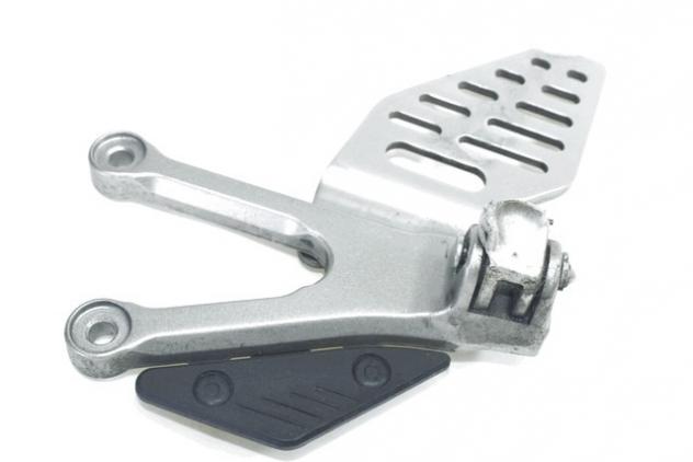 SUPPORTO PEDANA ANTERIORE SINISTRA CON PARATACCO YAMAHA YZF R6 2006 - 2007 2C0274420000 2C0274450000 FRONT LEFT FOOTREST BRACKET