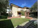 Villa in vendita a Massa 270 mq  Rif: 1418730