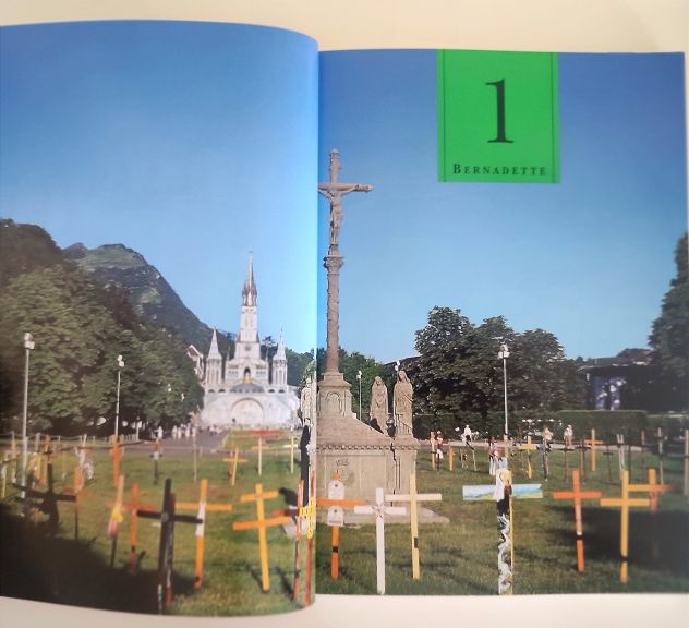Libro su Lourdes e la storia delle apparizioni mariane, con fotografie, nuovo - Foto 5