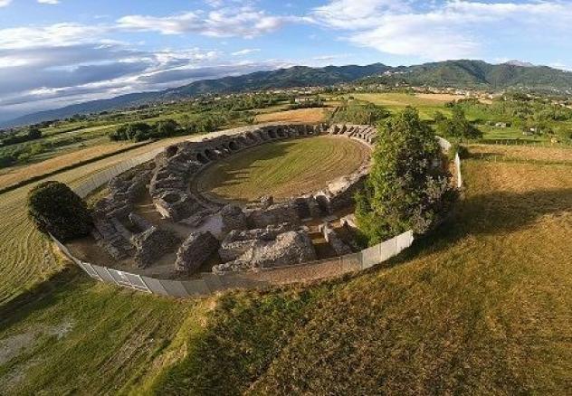 Quadrilocale in affitto a Luni