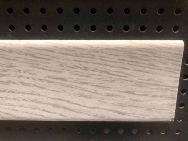 Battiscopa Ceramica Bianco Venato