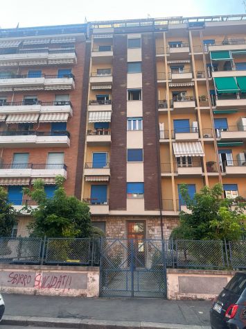 VENDESI APPARTAMENTO VIA AOSTA 50 TORINO - Foto 8