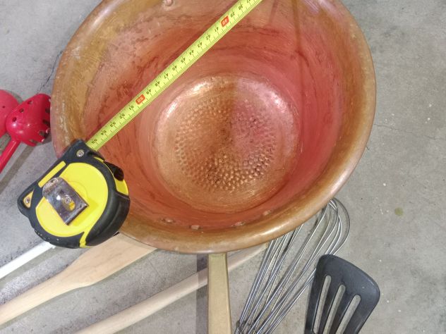 Set composto da paiolo in rame per polenta e vari attrezzi da cucina. - Paiolo - Foto 5