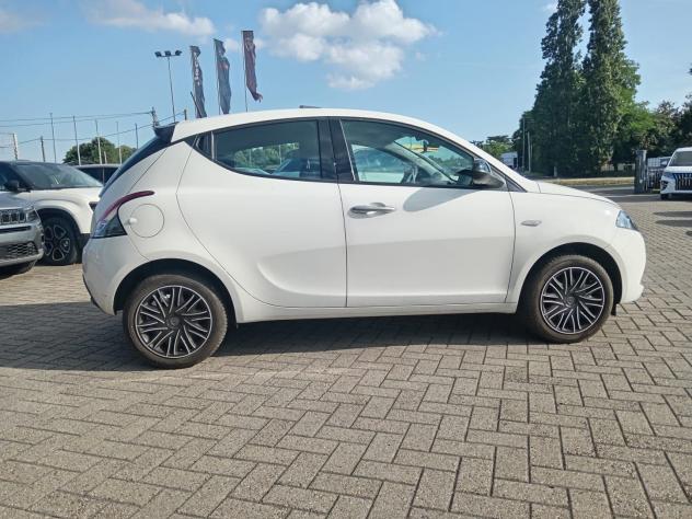 Lancia Ypsilon 1.0 FireFly 70cv Hybrid Gold - Foto 4
