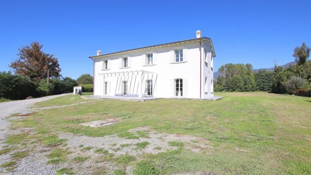 Villa in vendita a Lucca