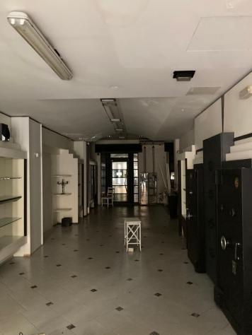 Locale comm.le/Fondo in vendita a Pontedera 140 mq  Rif: 1126805