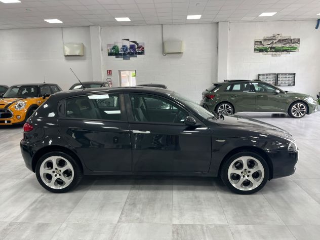 Alfa Romeo 147 5p 1.6 ts 16v 105cv - Foto 4