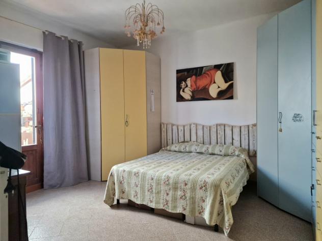 MARINA DI MASSA, periferia vicino al mare, proponiamo porzione di villa bifamiliare con giardino privato su tre lati. Si compone di soggiorno, ampia c - Foto 13