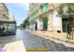 Ampio locale 224 mq zona Corso Umberto 3 ingressi in vendita a Molfetta