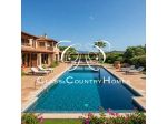 Villa Esclusiva a Porto Cervo: Residenza di Pregio con Vista Panoramica