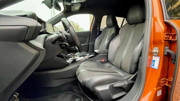 PEUGEOT 2008 1.2 GT-LINE 131CV - FULL LED, PACCHETTO LUCI, NEOPATENTATI - Foto 10