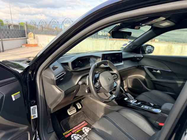 Peugeot 2008 PureTech 130 S&S GT Pack 2022 - Foto 7