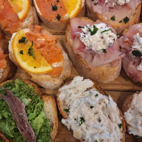 CERCASI SNACKISTA aiuto cuoco Orario diurno - Foto 3