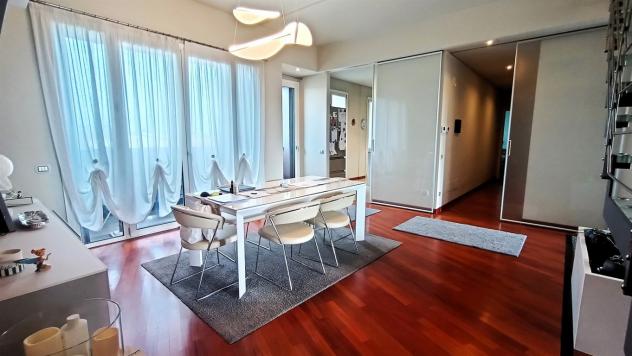 Seregno (MB) ATTICO con Piscina Privata e doppio ingresso per due unità abitative distinte ma adiacenti - Foto 7