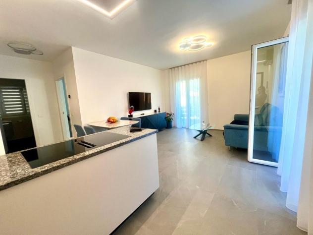 appartamento in vendita a Carrara in zona Avenza