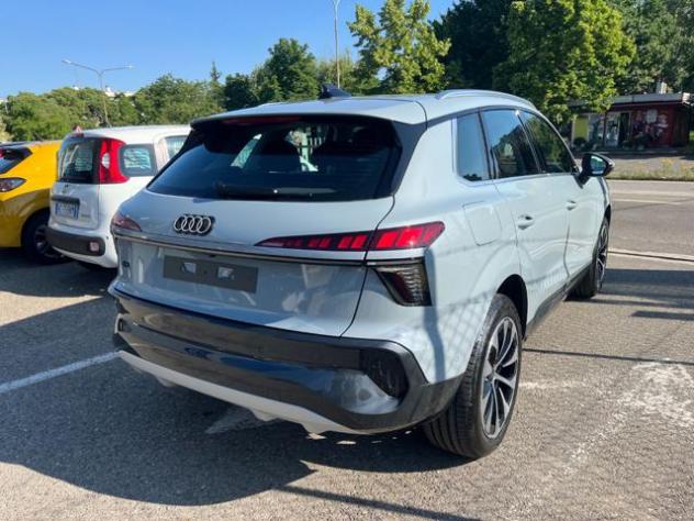 AUDI Q3 TDI 110 kW S tronic Business Advanced New Model rif. 23789766 - Foto 4