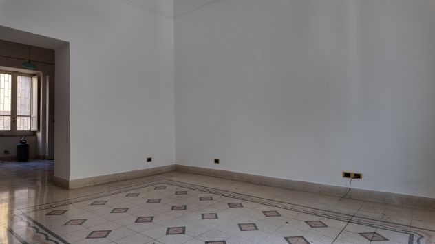 PRESTIGIOSO APPARTAMENTO NEL CUORE DI SALERNO - Foto 7