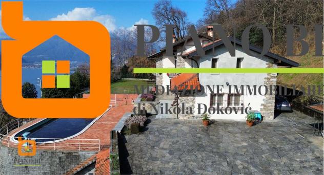 V000560 - VILLA CON VISTA LAGO PANORAMICA E AMPIO PARCO