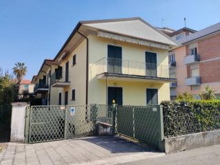 Appartamento in affitto a Marina di Massa - Massa 70 mq  Rif: 1106531