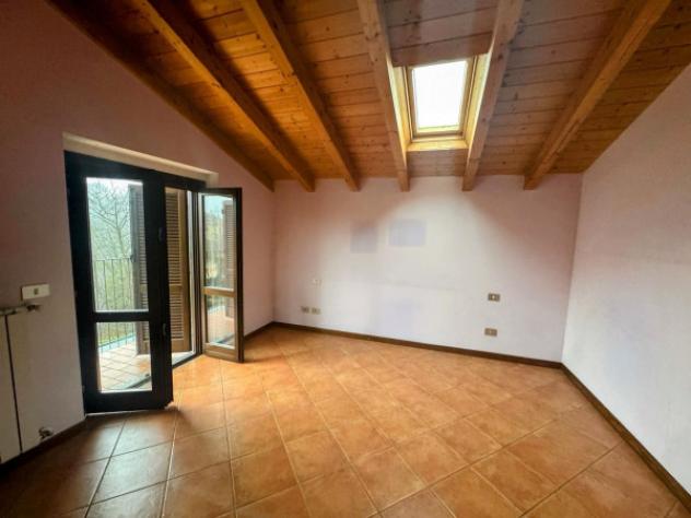 Appartamento di 82 m² con 3 locali in vendita a Lozza - Foto 15