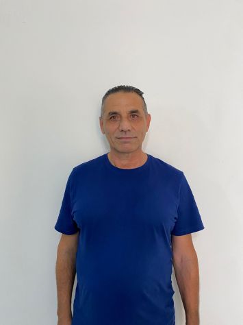 Cerco lavoro come aiutante gelatiere di produzione in Germania tutto l'anno.