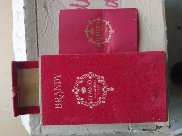 R132 - SCATOLA BRANDY LEPANDO