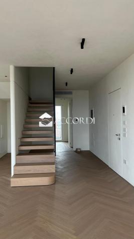 RIF.LLM18 - ATTICO SU DUE LIVELLI CON AMPIA TERRAZZA IN ZONA SIGNORILE MONTEGROTTO - Foto 4