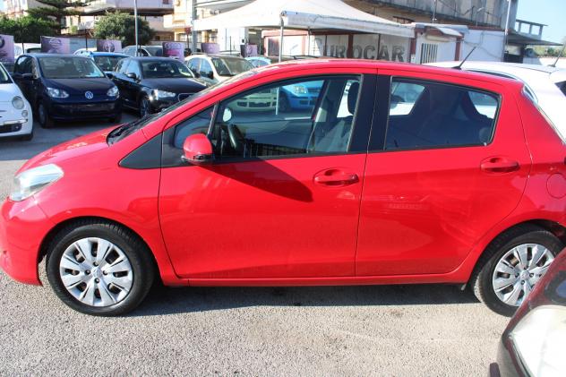 Toyota Yaris 1.4 D-4D DPF 5 porte - Foto 4