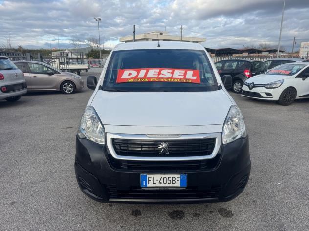 Peugeot Partner BlueHDi 100 L2 Furgone Premium con Porta laterale - Foto 2