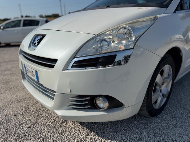 Peugeot 5008 1.6 e-HDi 112CV Stop&Start cambio robotizzato Tecno - Foto 7