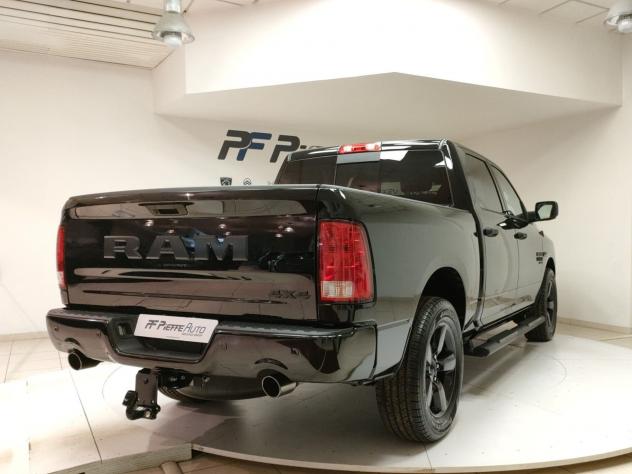 Dodge RAM RAM 1500 CLASSIC BLACK CREW CAB 5.7 HEMI V8 GPL - Foto 4