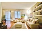 Appartamento di 180 m² con più di 5 locali e box auto doppio in vendita a M &hellip;