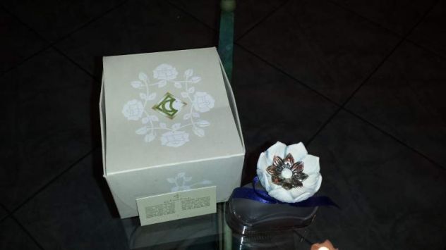Boccetta in vetro lavorata con elegante tappo a fiore - Foto 3