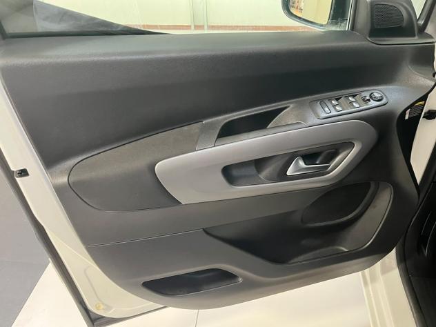 Toyota Proace City Verso 1.5D 130Cv S&S M/T L1 D Luxury - Foto 9