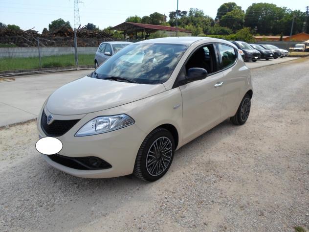 Lancia Ypsilon 1.2 69 CV 5 porte Platinum (GPL) - Foto 2