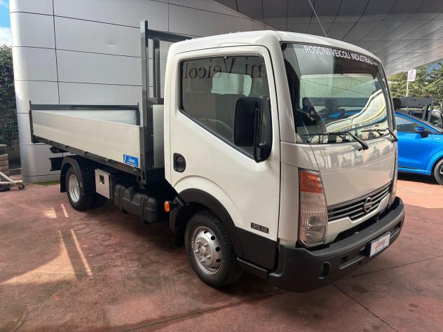 Nissan Cabstar null