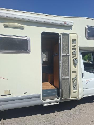 CAMPER CHALLENGER FORD MANSARDATO 6 POSTI DINETTELETTO MATRIMONIALE GARAGE CLIMATIZZATORE GEMELLATO POSTERIORE FOTOVOLTAICO CAMPEGGIO USATI GENERALI 1 - Foto 6