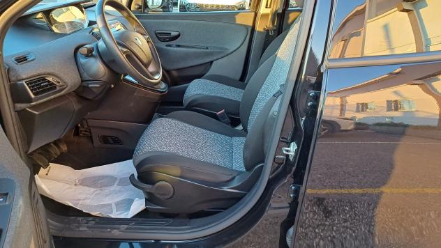Lancia Ypsilon 1.0 FireFly 5 porte S&S Hybrid Silver - Foto 10